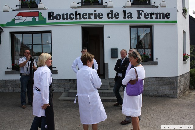 Visite de la ministre à la boucherie de la ferme Pondrôme